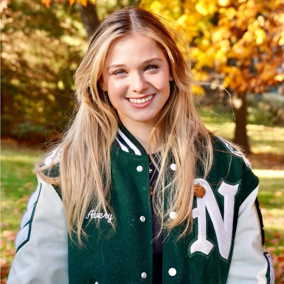 Meet your Posher, Avery - Picture 1 of 1